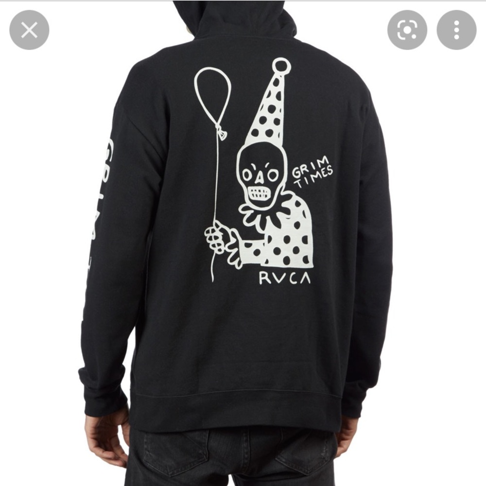 Looking for this hoodie! Size medium or large